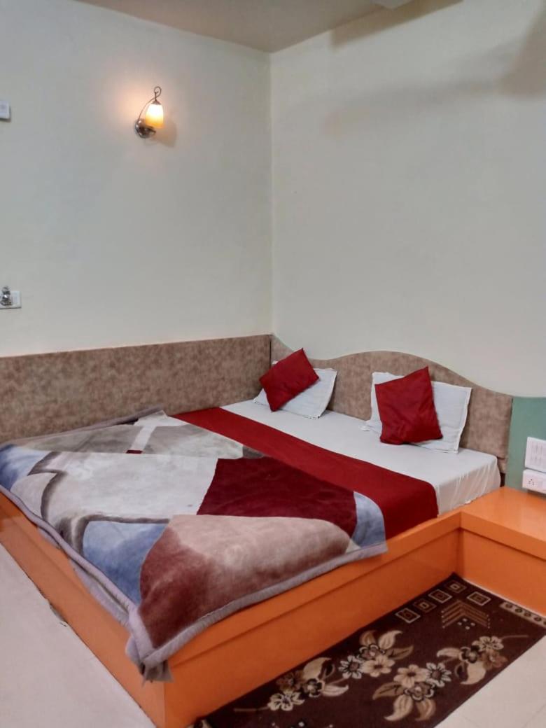 Hotel Amar Palace Пачмархі Екстер'єр фото