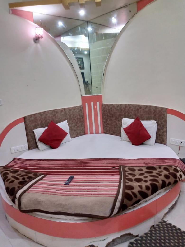 Hotel Amar Palace Пачмархі Екстер'єр фото