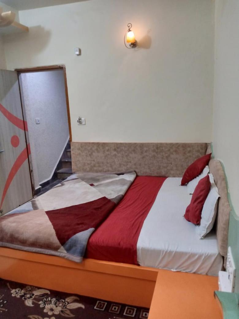 Hotel Amar Palace Пачмархі Екстер'єр фото