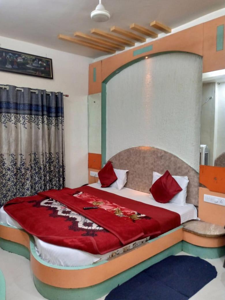 Hotel Amar Palace Пачмархі Екстер'єр фото